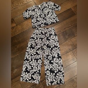 Floral Anthropologie Navy and White Women's Set